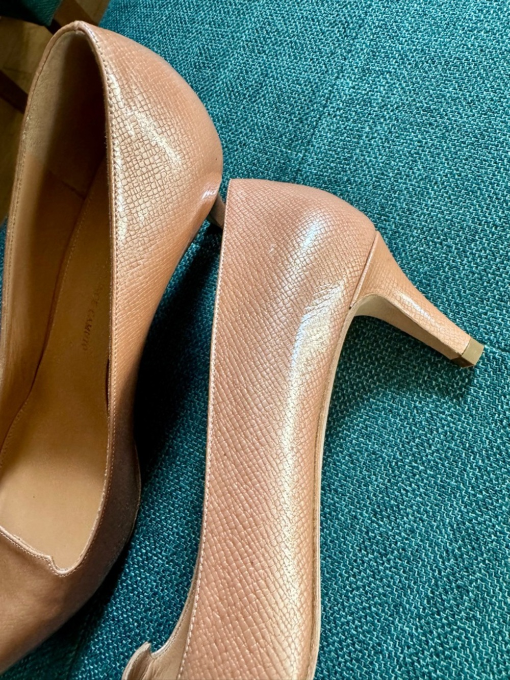 ✨ Vince Camuto Blush Nude Patent Leather Pointed Pumps. Classic, Made in Italy - Picture 4 of 6